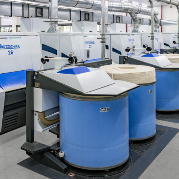 Carding machines with jumbo cans