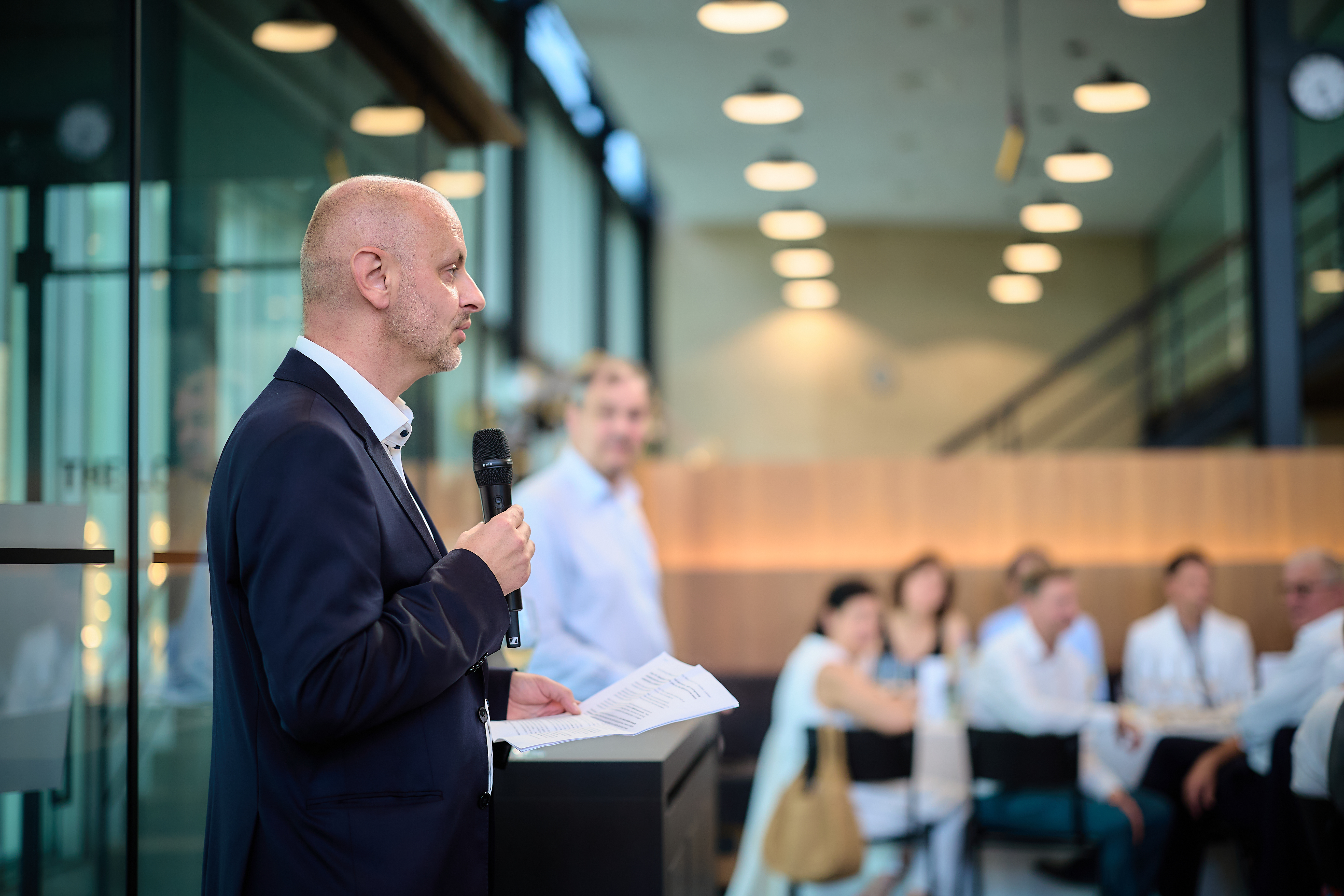 Speeches from Jan Bogaert and Charles Beaduin.